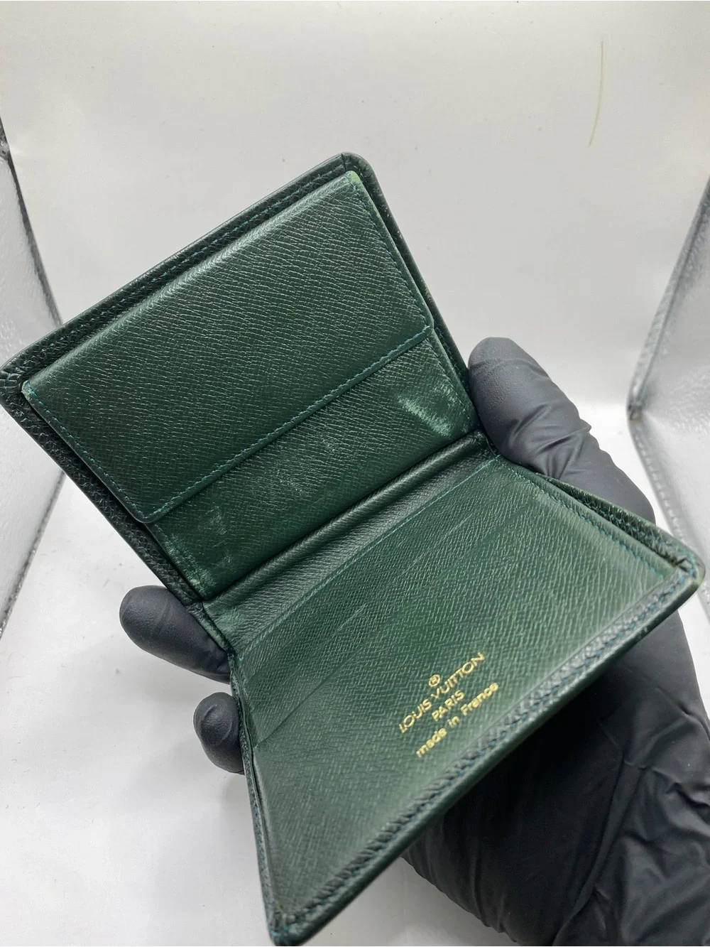 Louis Vuitton green taiga leather Porte-Documents 3 Card Folded Wallet